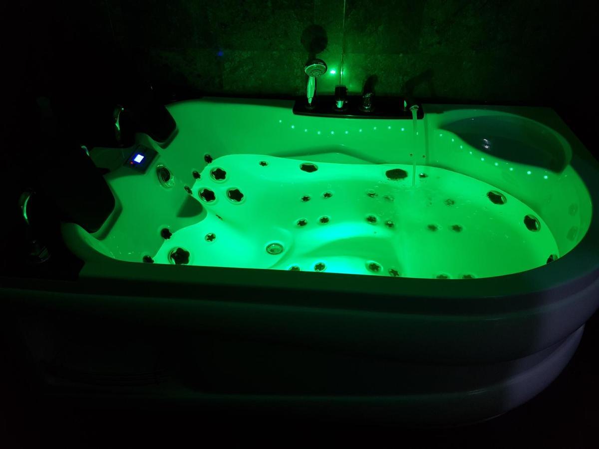 Lights Spa National Arena Mega Mall Monza Bukarest Exteriör bild