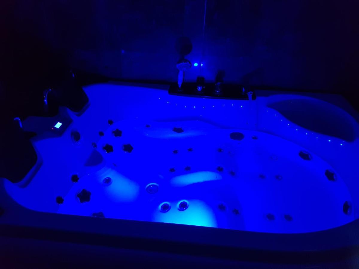 Lights Spa National Arena Mega Mall Monza Bukarest Exteriör bild